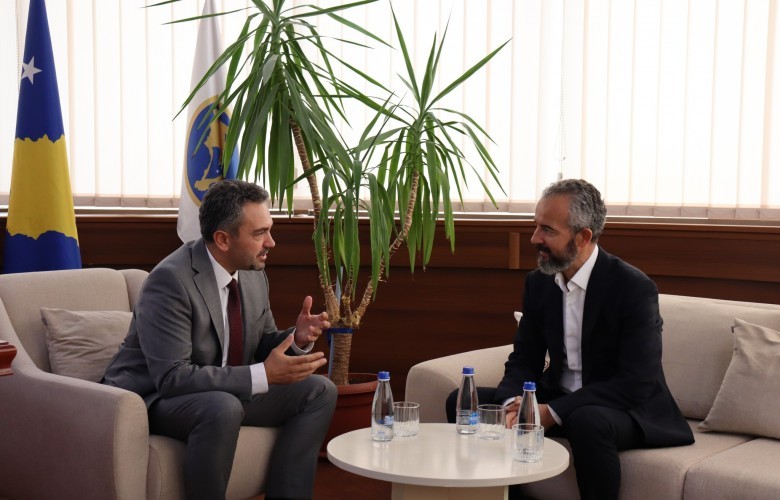 Celibashi e uron Radoniqin për zgjedhjet e suksesshme në Kosovë