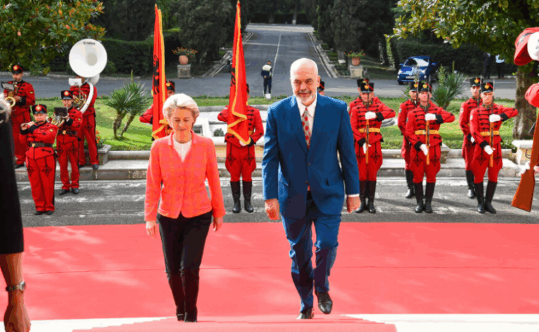Presidentja e KE-së Von der Leyen mbërrin sot në Tiranë