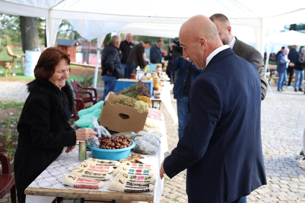 Haradinaj në festën tradicionale “Dita e Gështenjës”