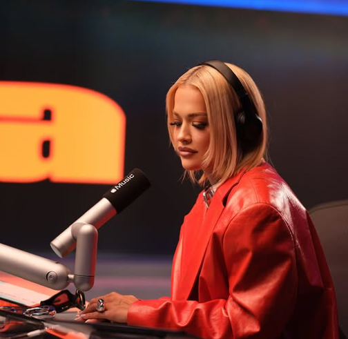 Rita Ora mahnit me format perfekte “përvëlojnë rrjetin”