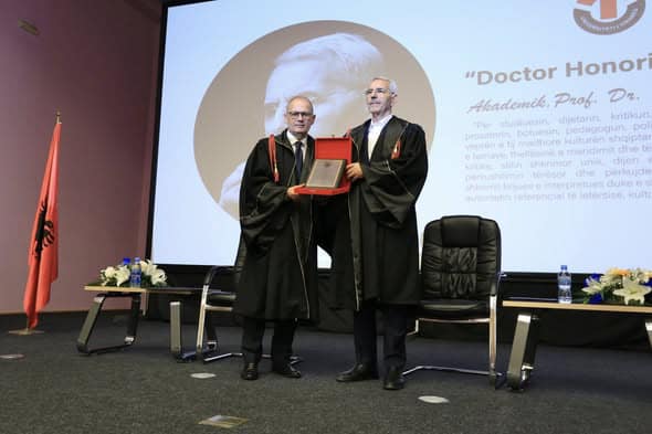 Sabri Hamiti nderohet me titullin “Doctor Honoris Causa” nga Universiteti i Tiranës