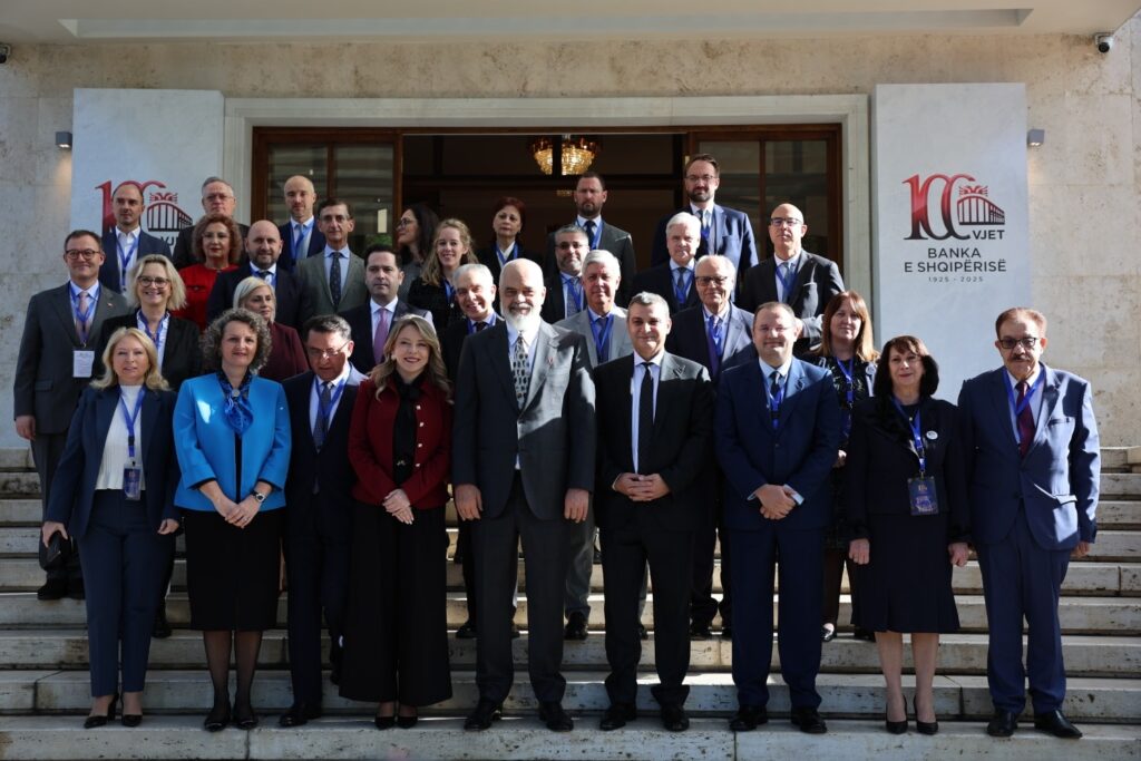 Guvernatori Ismaili merr pjesë në ceremoninë e 100-vjetorit të Bankës së Shqipërisë