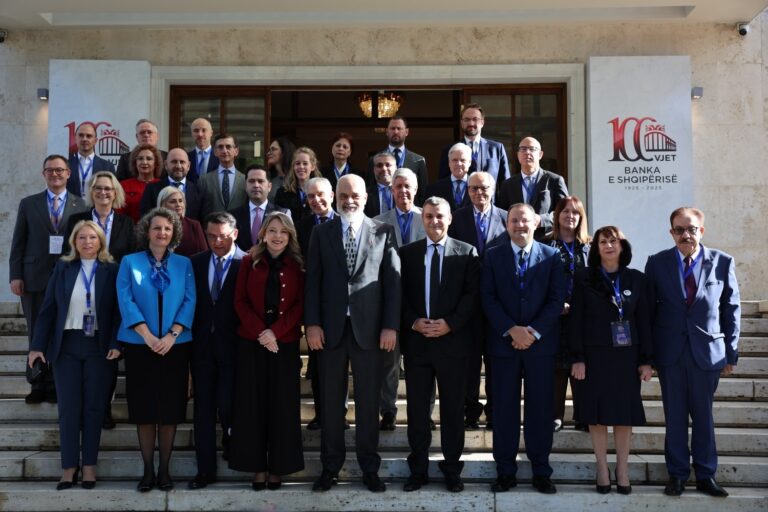 Guvernatori Ismaili merr pjesë në ceremoninë e 100-vjetorit të Bankës së Shqipërisë