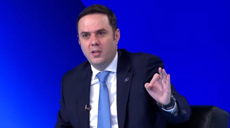 Abdixhiku-Qeverisë: Jetojnë për bllokadë, punojnë për bllokadë, ushqehen me bllokadë