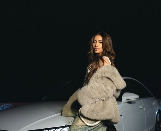 Melinda rikthehet fuqishëm, kujt ja ka kushtuar thumbat