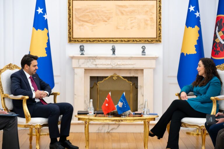 Presidentja Osmani priti në takim kryetarin e TİKA-s, Abdullah Eren