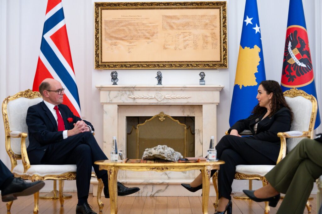Presidentja Osmani pranoi letrat kredenciale nga ambasadori i ri i Norvegjisë në Kosovë, Arne Sannes Bjørnstad