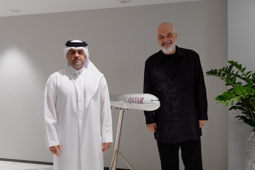 Rama takim me drejtorin e Qatar Airways në Doha