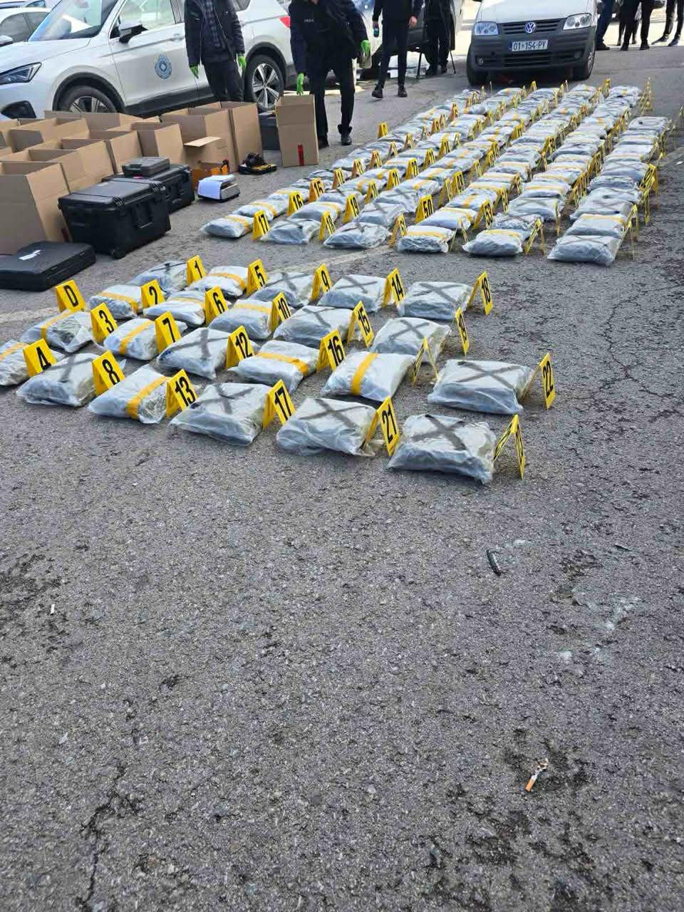 Një muaj paraburgim personit që iu gjetën 120 kg marihuana