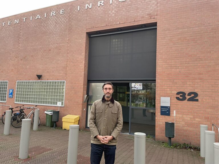 Uran Ismaili feston 28 Nëntorin bashkë me Kadri Veselin në Hagë