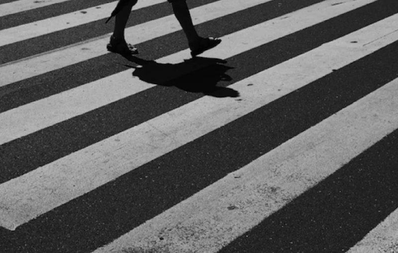 Këmbësorja goditet me veturë nga pakujdesia në Drenas