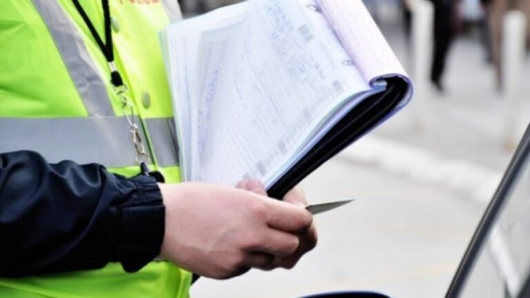 Tre shoferë ndëshkohen në Ferizaj për shkelje të rënda në komunikacion