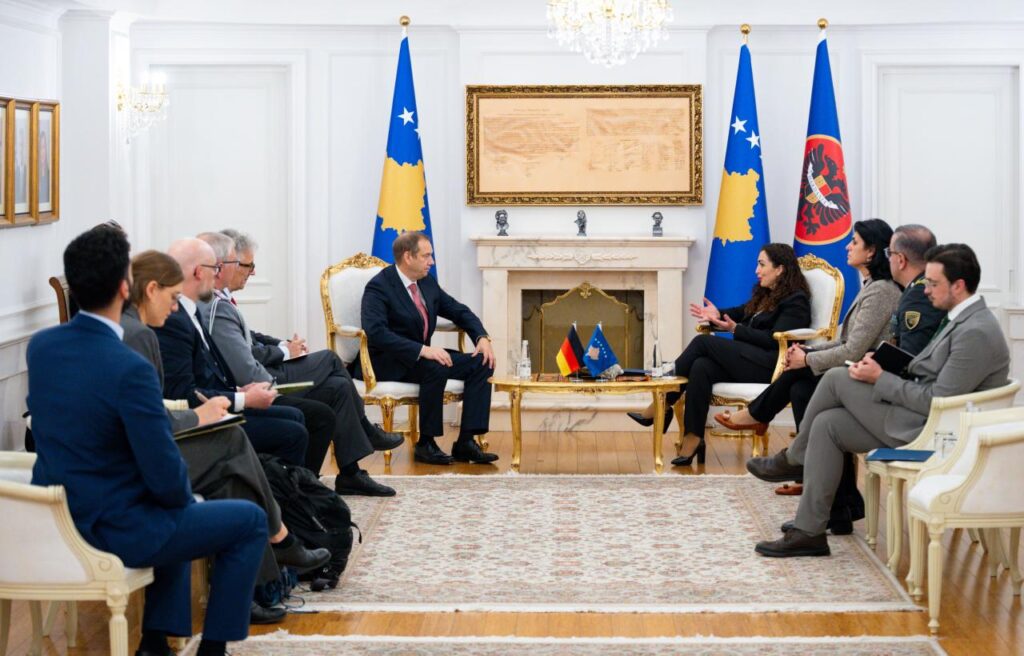 Presidentja Osmani priti në takim Komisionerin Parlamentar të Forcave të Armatosura të Gjermanisë