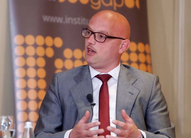 Salihu: Kryeministri nuk ka kompetencë ligjore të vlerësojë performancën e komunave