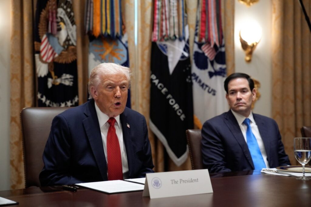 Trump nënshkruan paketën e financimit, i jep fund mbylljes rekord 43-ditore të qeverisë federale