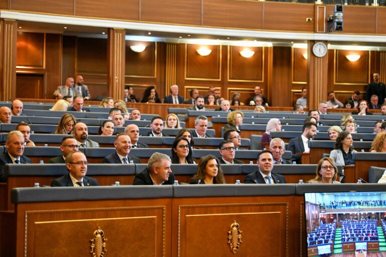 LVV thirrje deputetëve të marrin pjesë në seancë e nesërme