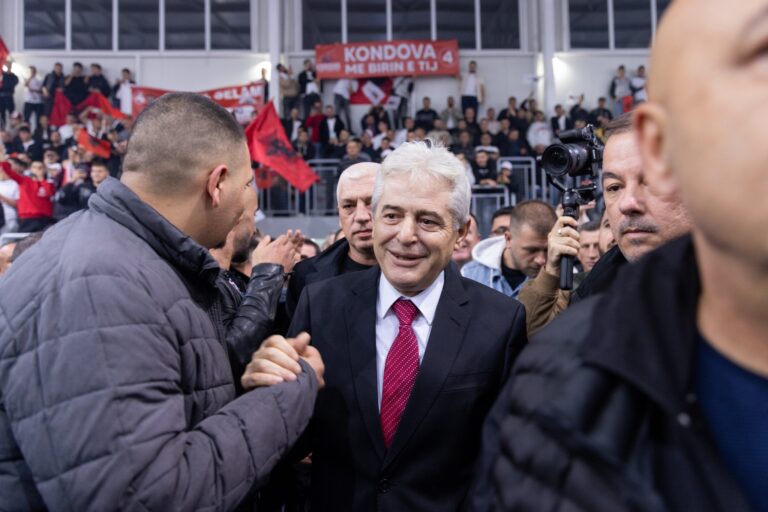 Ahmeti uron Bedri Hamzën