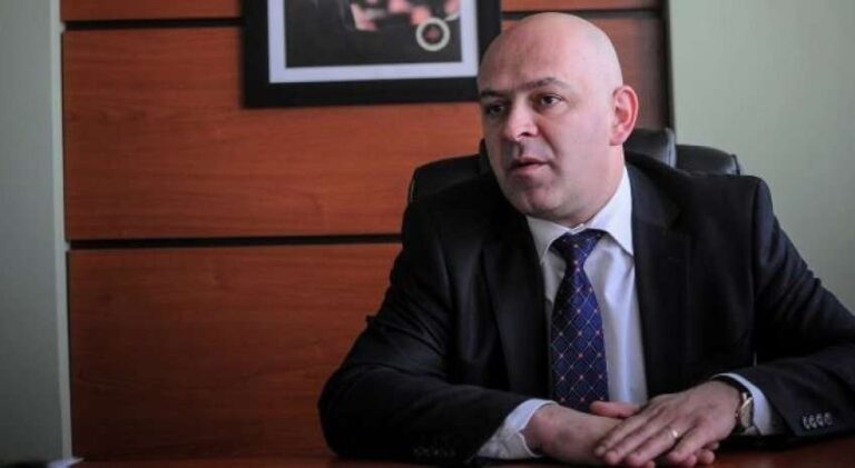 Ardian Gjini flet për mundësinë e kreut të AAK-së