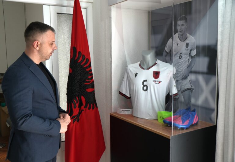 Në Preshevë hapet ekspozita për Berat Gjimshitin