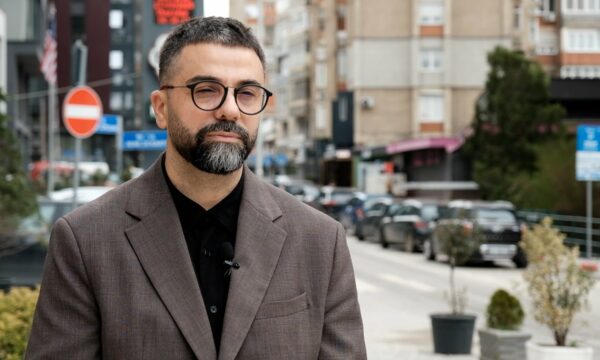 Behrami: Vazhdojmë me denoncimin e fabrikimit të votave nga VV-ja