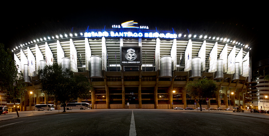 Real Madrid ndryshon emrin dhe logon e stadiumit