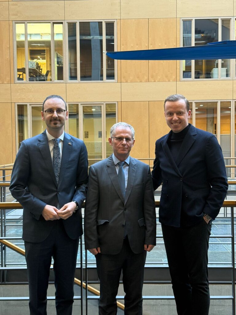 Zëvendëskryeministri Bislimi u takua me deputetin e Bundestagut, Adis Ahmetović