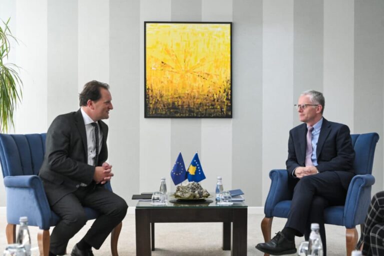 Zëvendëskryeministri Bislimi priti në takim Shefin e Divizionit për Kosovë pranë Komisionit Evropian, Jiri Plecity