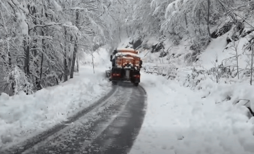 Reshjet e borës, Policia apel për kujdes për të gjithë përdoruesit e rrugës