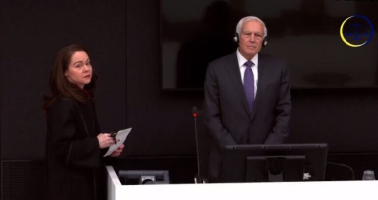 Wesley Clark nis dëshminë në Gjykatën Speciale