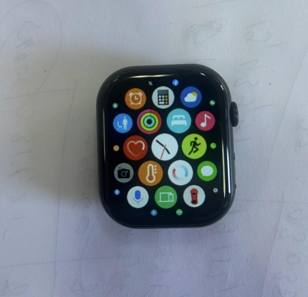 Dogana kap produkte të falsifikuara të “Apple”