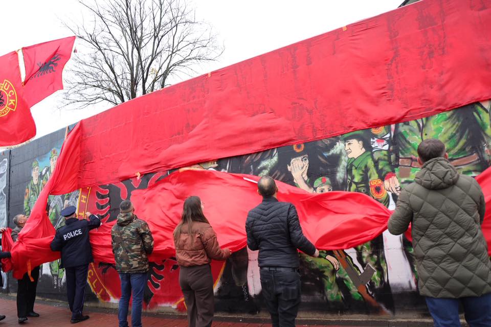 U zbulua murali kushtuar ushtarëve të UÇK-së në Deçan