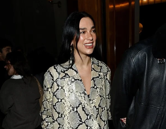 Dua dhe I fejuari I saj, të qeshur dhe plot dashuri