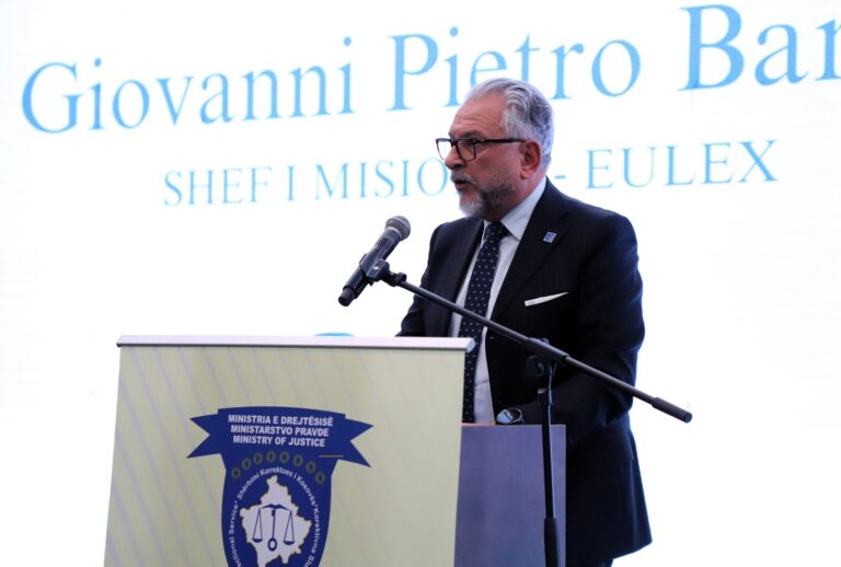 Shefi I EULEX-it uron SHKK me rastin e përvjetorit të tyre të 26-të!