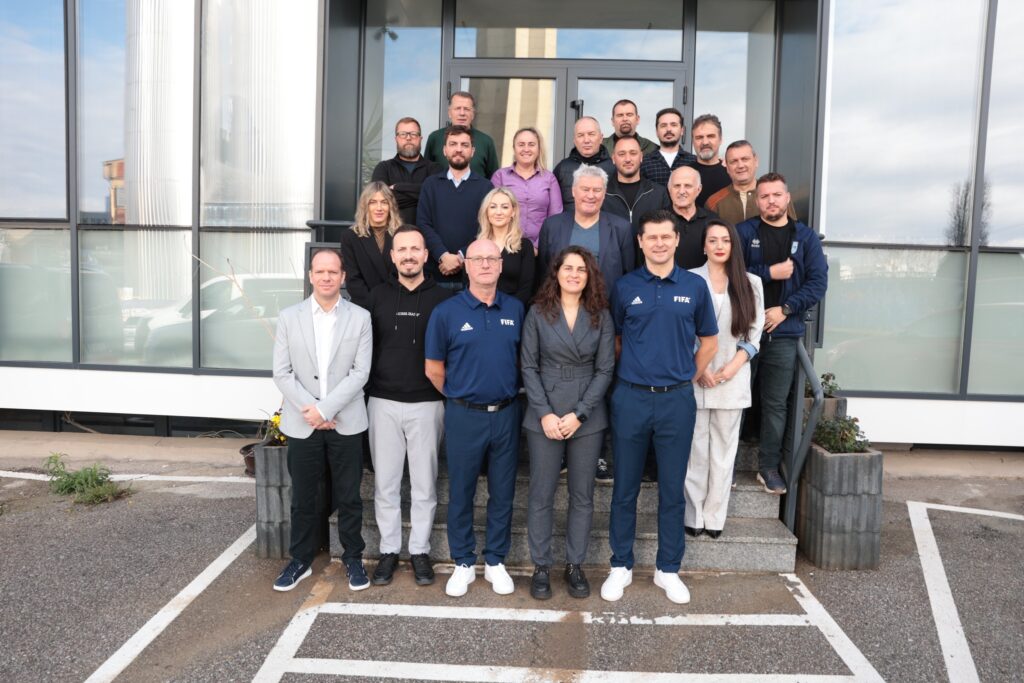 U mbajt trajnimi për gjithë stafin e përfshirë në futbollin bazik me ekspertë të FIFA-s