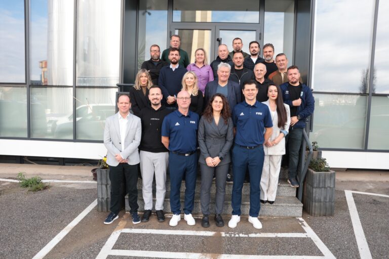 U mbajt trajnimi për gjithë stafin e përfshirë në futbollin bazik me ekspertë të FIFA-s