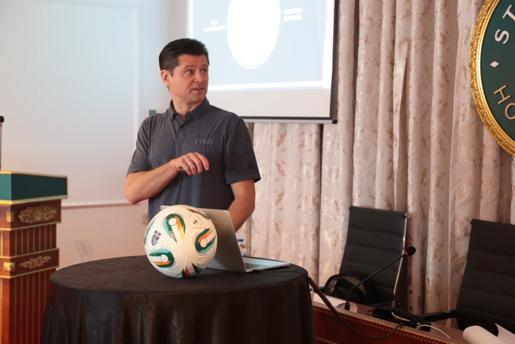 Trajnim profesional për futbollin amator dhe futsallin