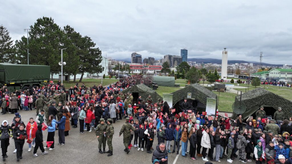 FSK feston 27 Nëntorin “Ditën e Forcës” dhe Prezanton Kapacitetet Ushtarake