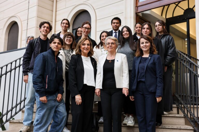 Ministrja Gërvalla me studentët e LUMSA-s: “Ballkani midis demokracisë dhe diplomacisë”