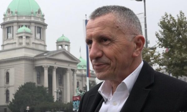 Kamberi uron shqiptarët: Flamuri kuqezi na bashkon përjetë