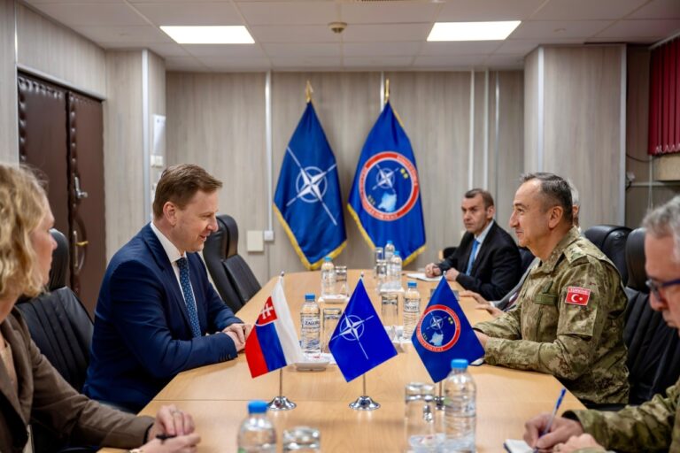 Komandanti I KFOR-it takon Delegacionin e Kongresit amerikan, të udhëhequr nga Rep. Michael Turner