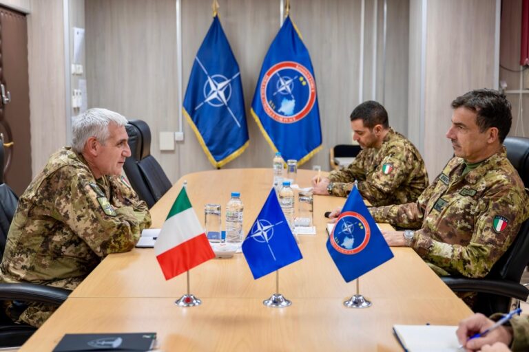 Gjeneralmajor Scuderi vizit KFOR-it në Camp Film City