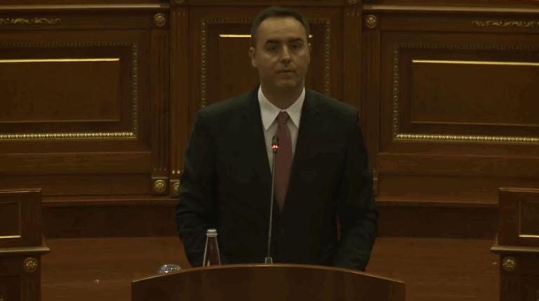 Fillon seanca për Qeverinë, Konjufca prezanton kabinetin qeveritar