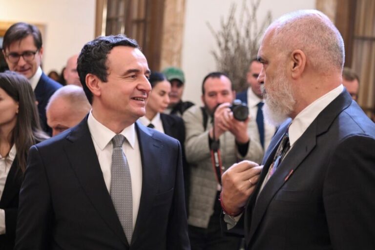 Kurti në Shqipëri flet për masat e BE-së