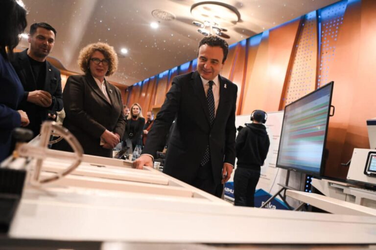 Kurti mori pjesë në Edicionin e 8-të të Konventës së Industrisë së Drurit