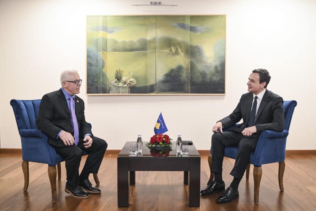 Kryeministri Kurti priti në takim veprimtarin e komunitetit shqiptaro-amerikan në Shtetet e Bashkuara të Amerikës