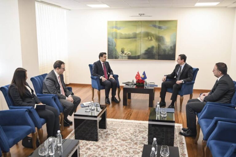 Kryeministri Kurti mirëpriti Presidentin e Agjencisë Turke për Bashkëpunim dhe Koordinim (TİKA), Abdullah Eren