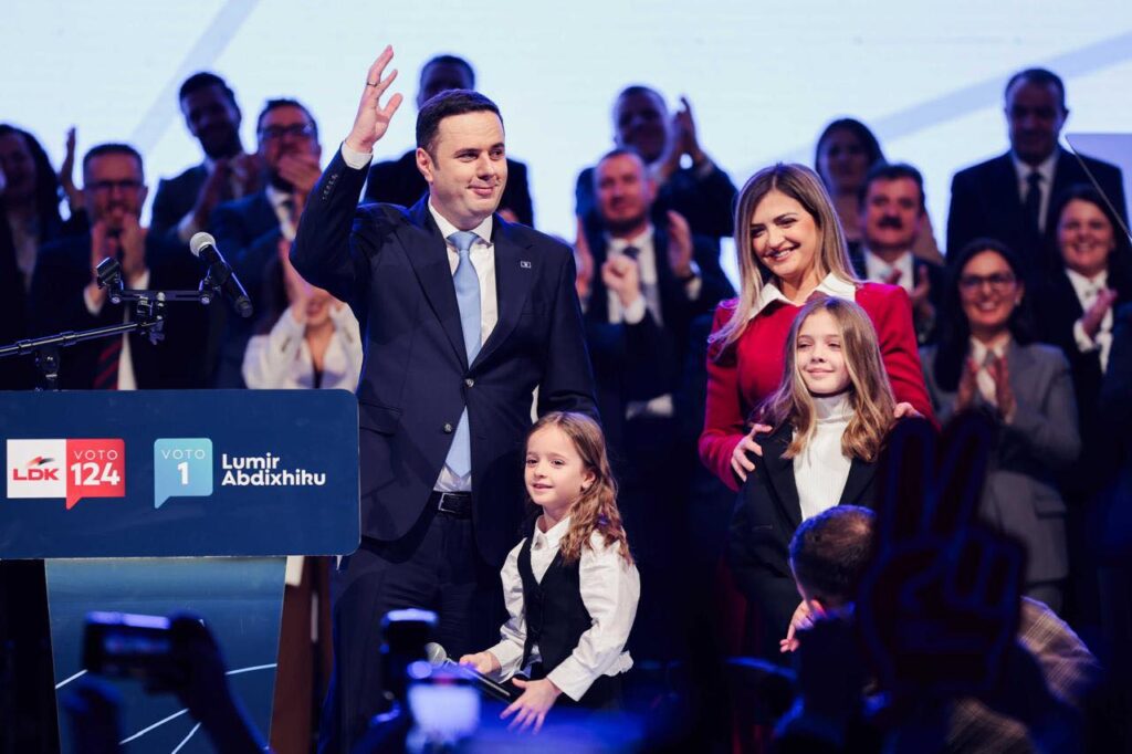 Abdixhiku shpall nisjen e `epokës së re`