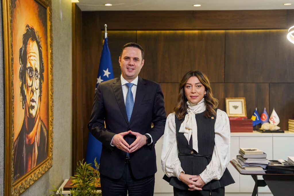 Adelina Thaçi bëhet pjesë e LDK-së