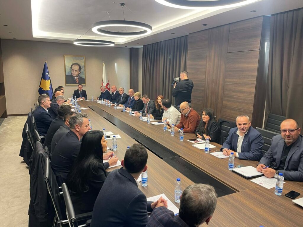 Ka filluar mbledhja e kryesisë së LDK-së