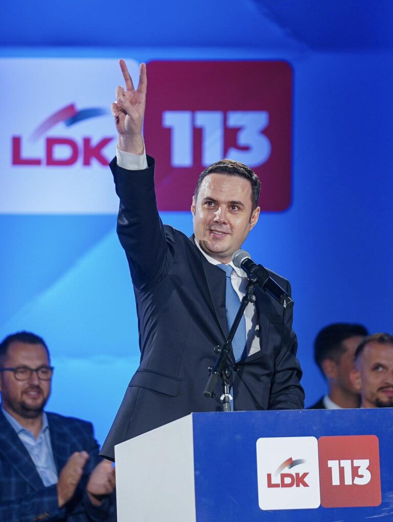 Abdixhiku: Kundërshtimet e juaja s’na lënë përshtypje; kemi parë se çfarë duartrokisni